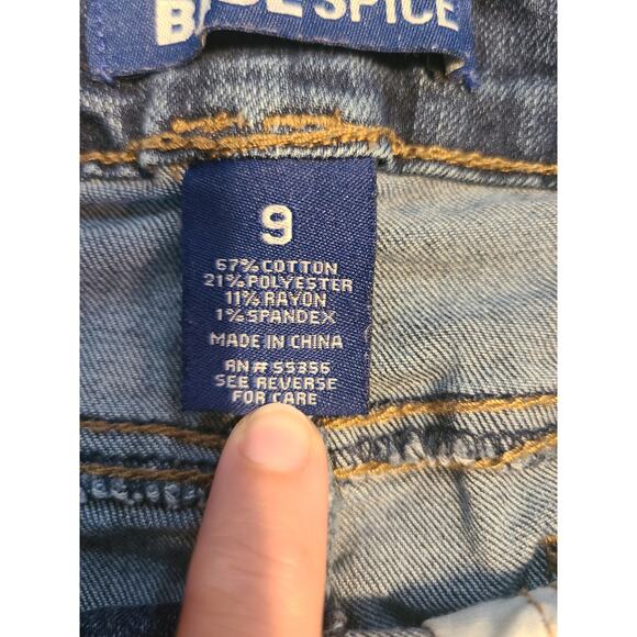 Blue spice size 9 juniors denim cuffed shorts - Picture 4 of 8